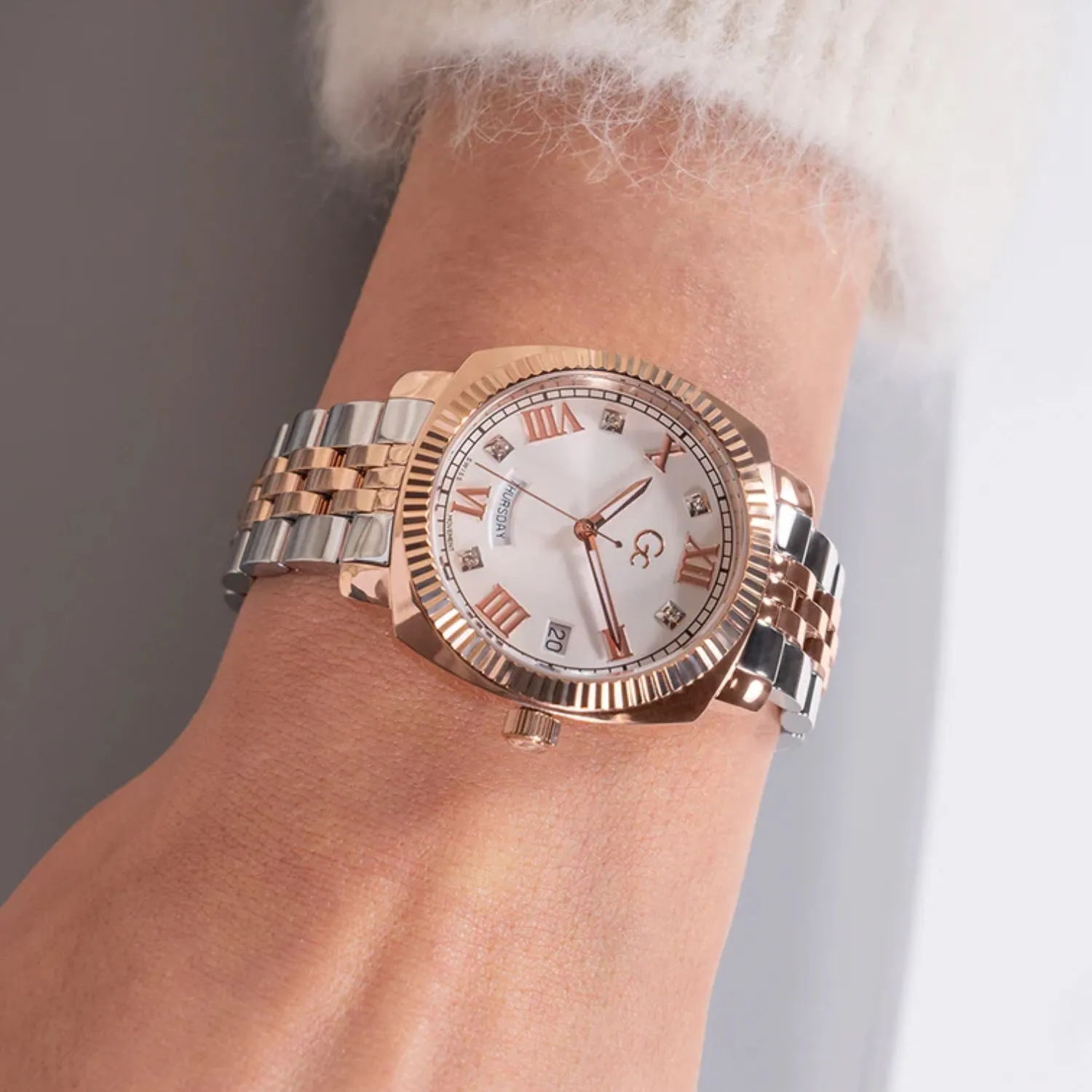 Dress Women Quartz White Dial Analog Stainless Steel Watch Z44003L1MF