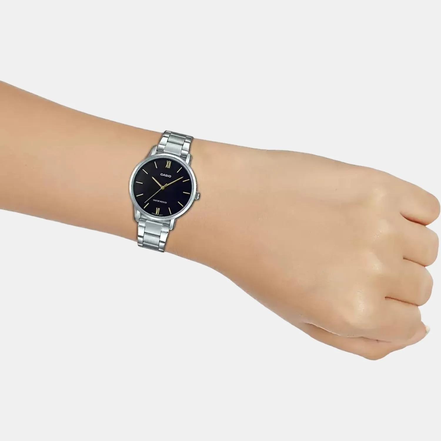 Enticer Women's Analog Stainless Steel Watch A1622 - LTP-VT01D-1BUDF