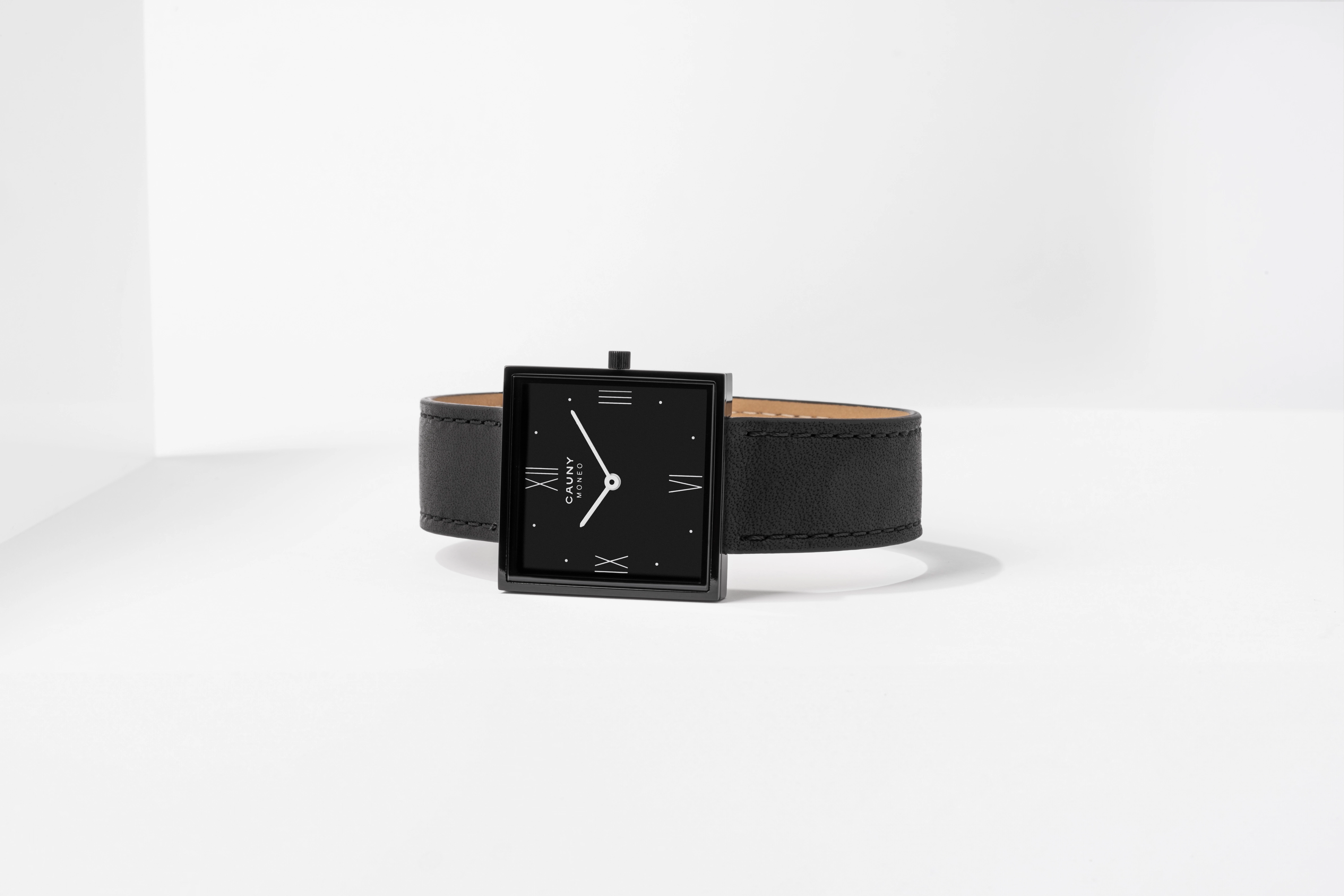 Moneo Black