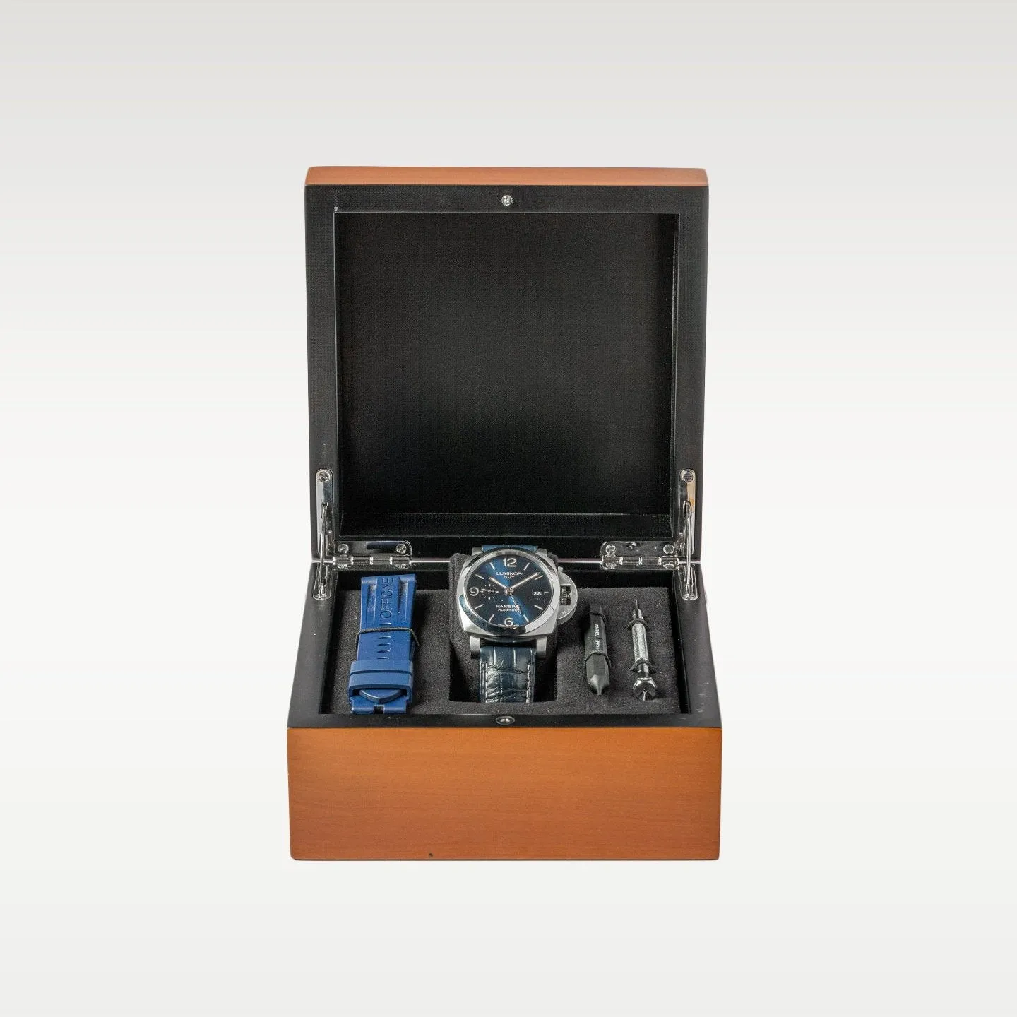 Panerai Luminor GMT Pam 1033