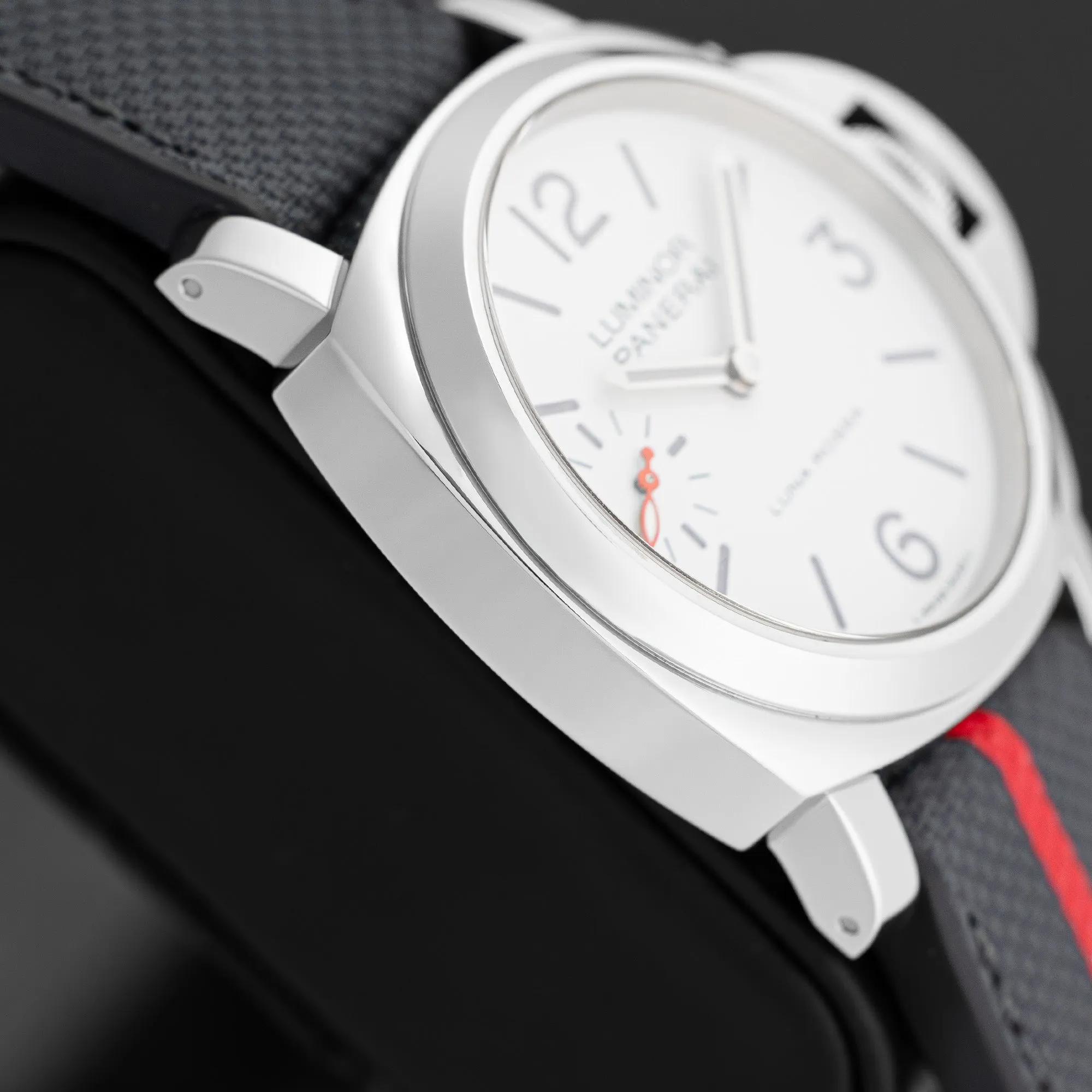 Panerai Luminor Luna Rossa PAM01342