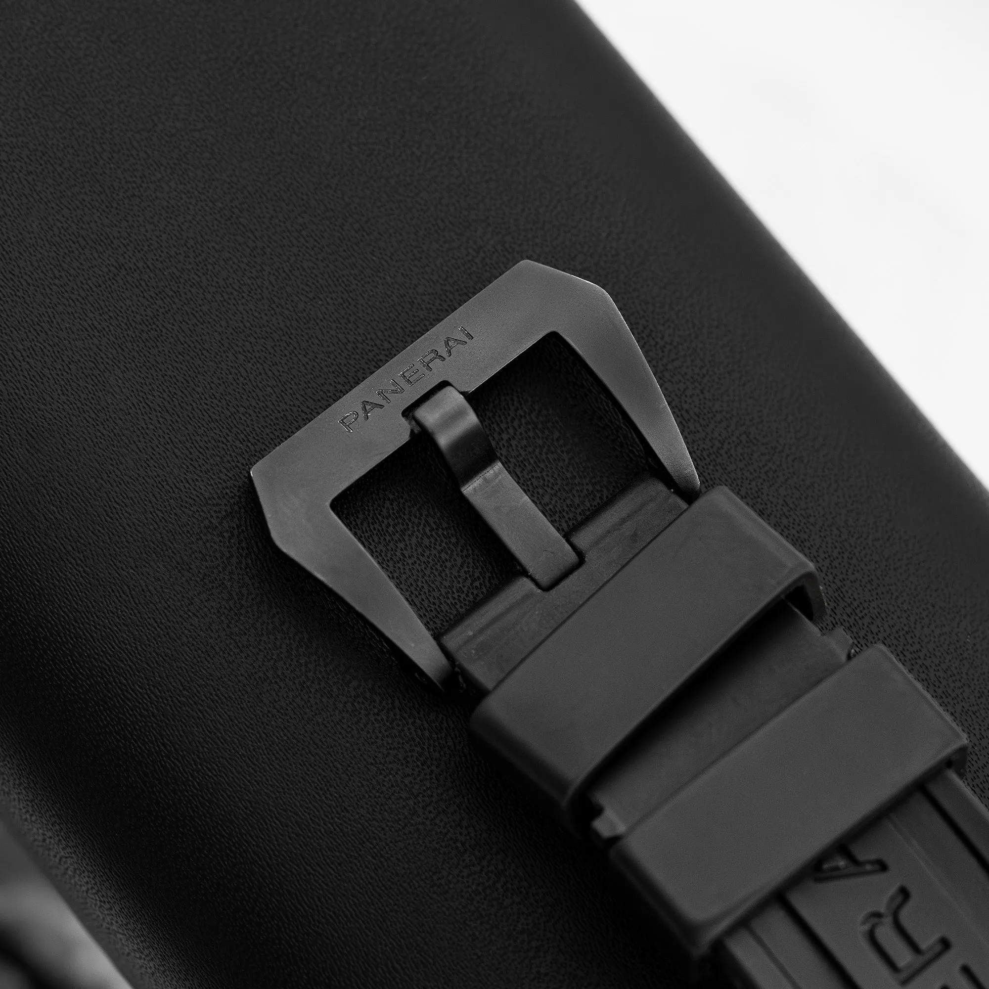 Panerai Luminor Marina Carbotech PAM01661