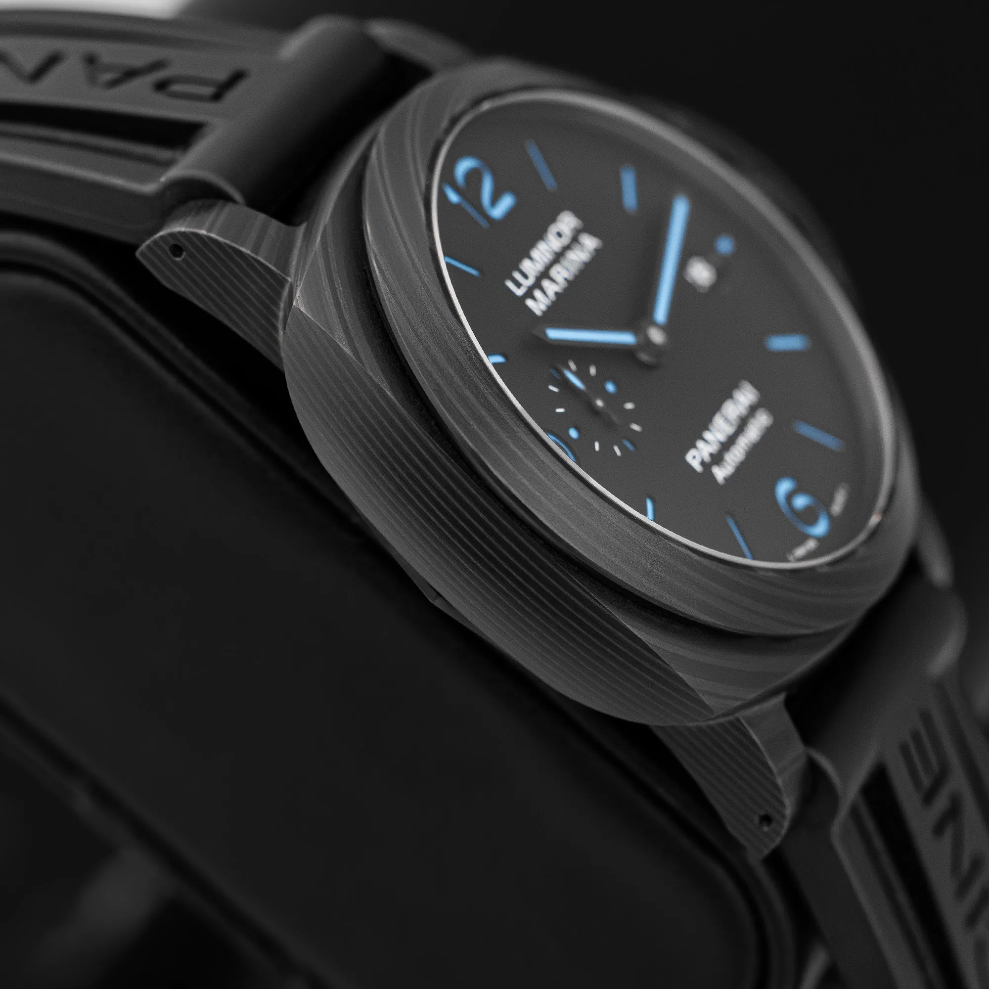 Panerai Luminor Marina Carbotech PAM01661