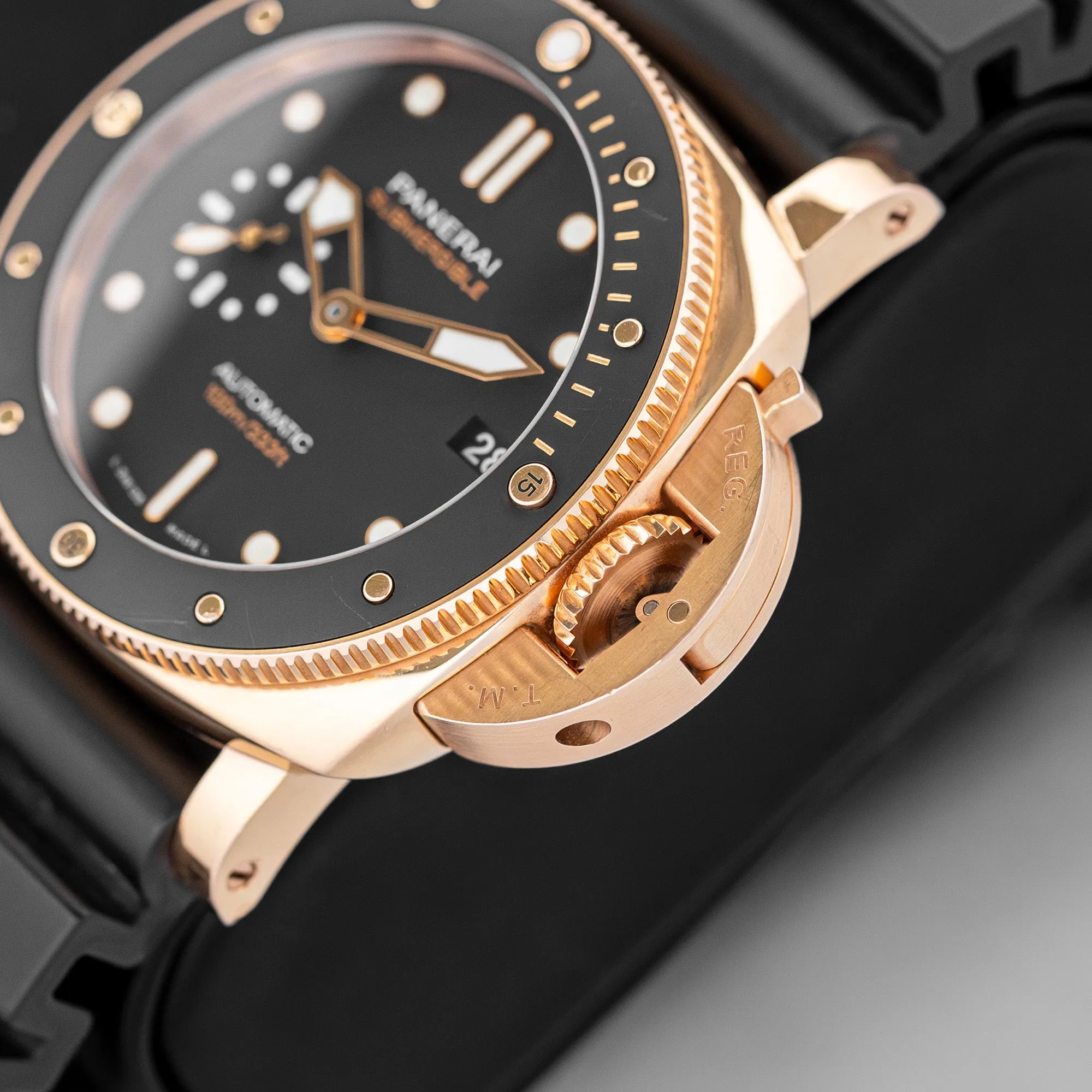 Panerai Submersible Goldtech Pam 00974