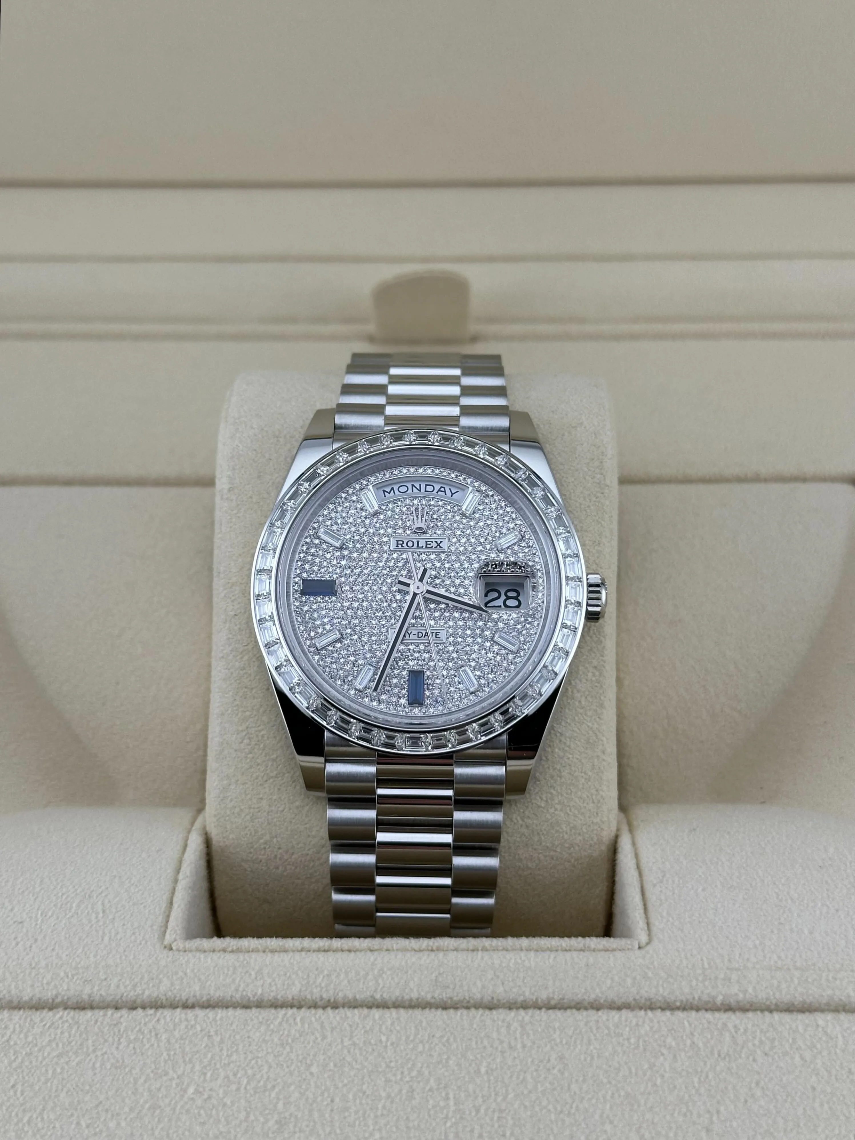 Rolex Day-Date 40 228396TBR Platinum Diamond Bezel Diamond-Paved Sapphire Dial (2024)