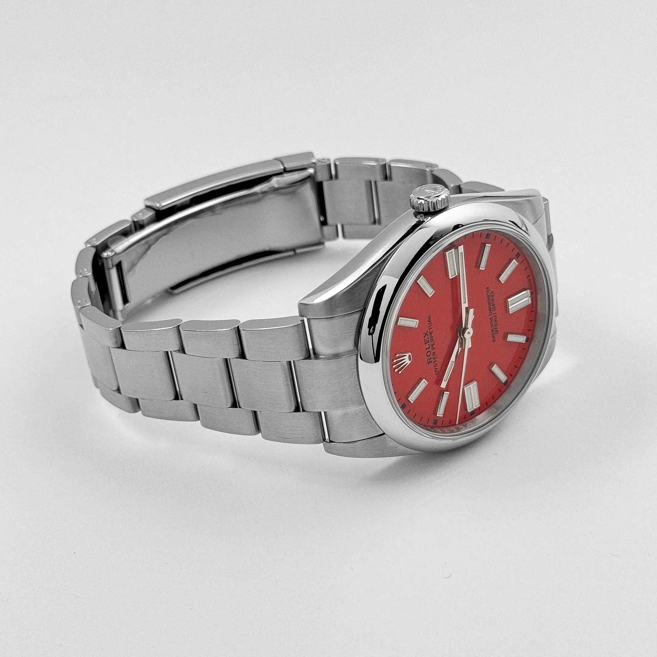 Rolex Oyster Perpetual 41 124300 Stainless Steel Red Dial (2021)