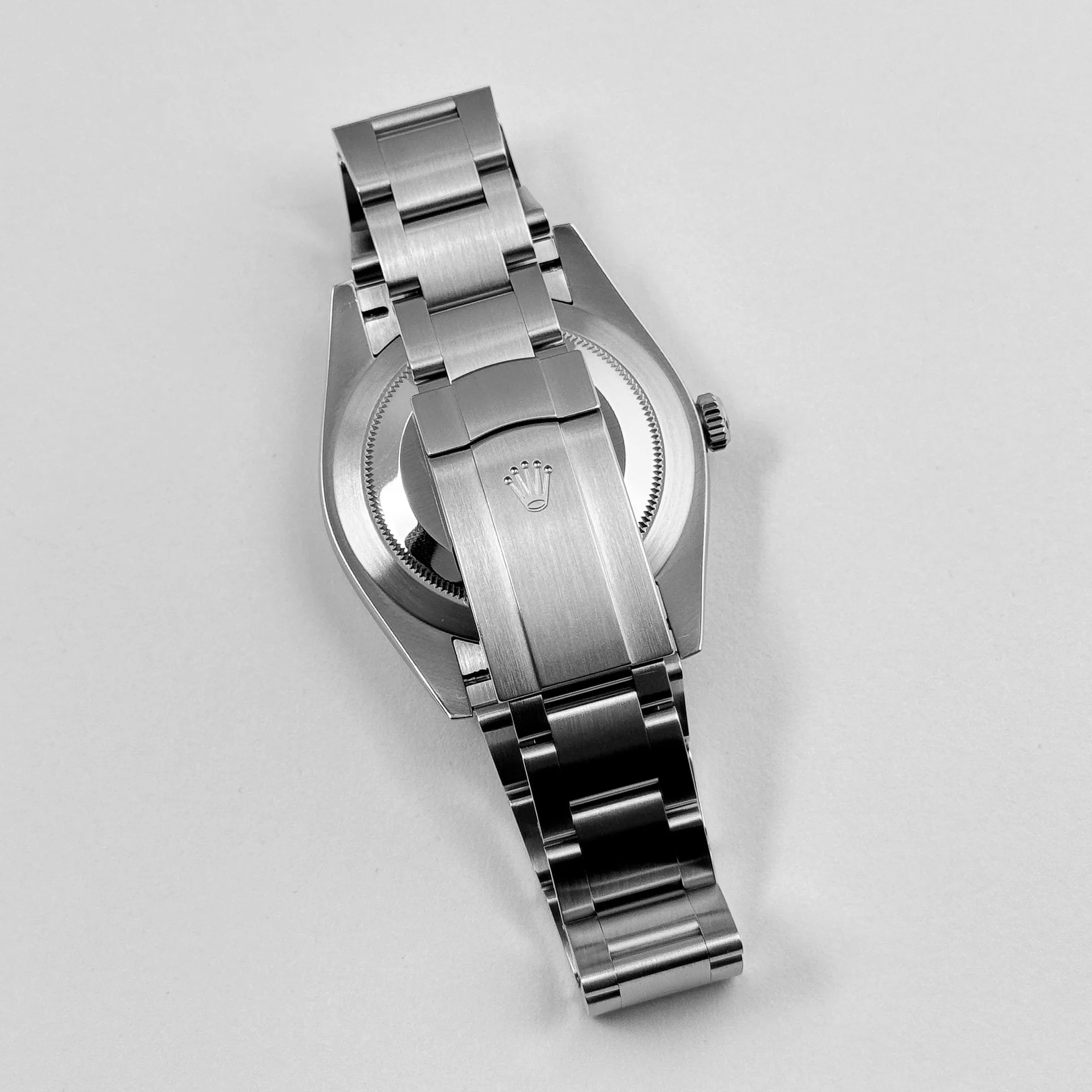 Rolex Oyster Perpetual 41 124300 Stainless Steel Red Dial (2021)