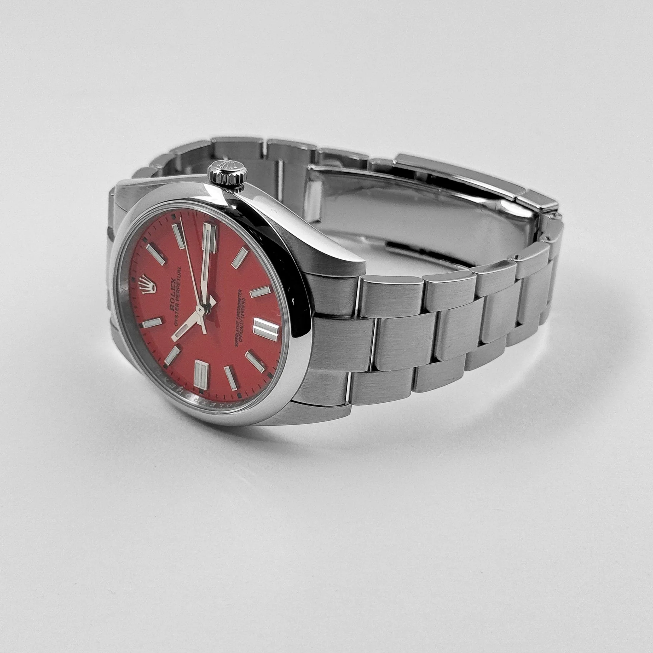 Rolex Oyster Perpetual 41 124300 Stainless Steel Red Dial (2021)