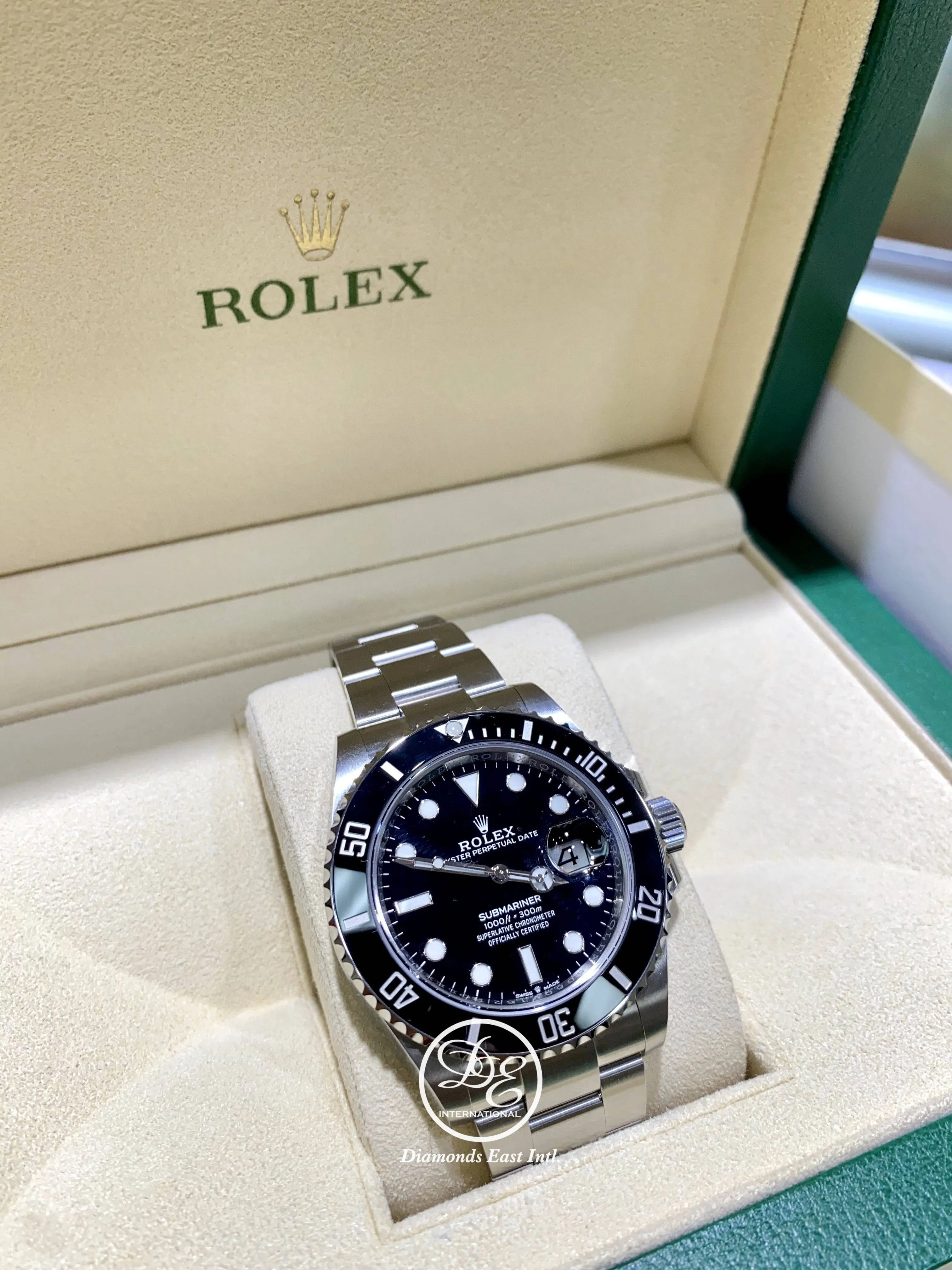 Rolex Oyster Perpetual Submariner 126610LN BOX/PAPERS Unworn