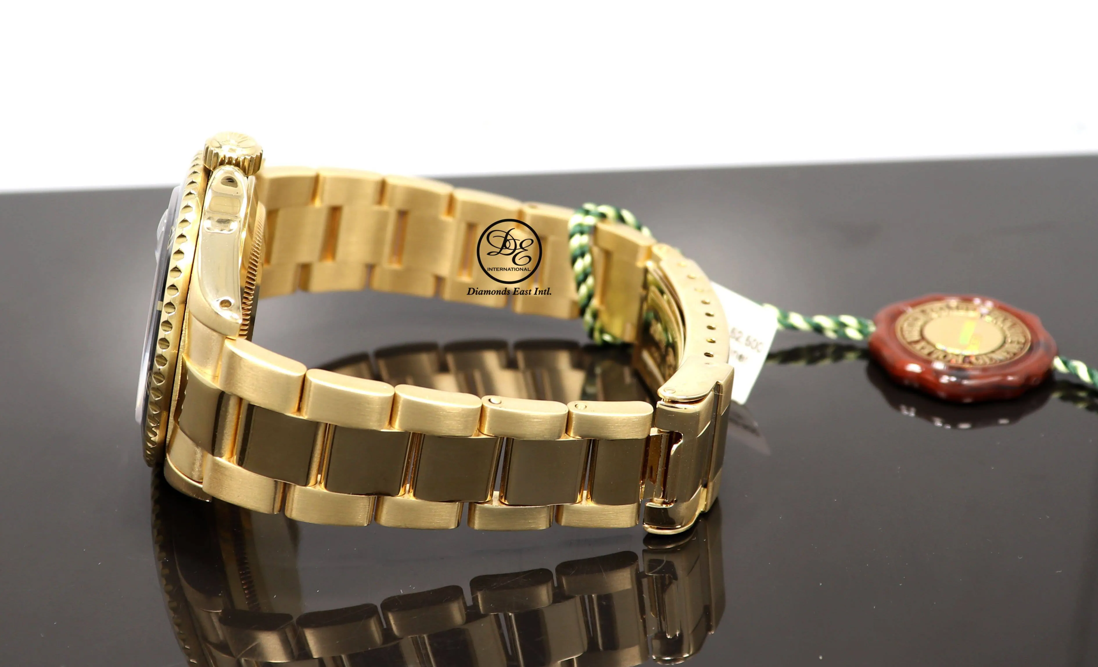 ROLEX Submariner 16618 18k Yellow Gold Oyster Black Dial & Bezel Watch