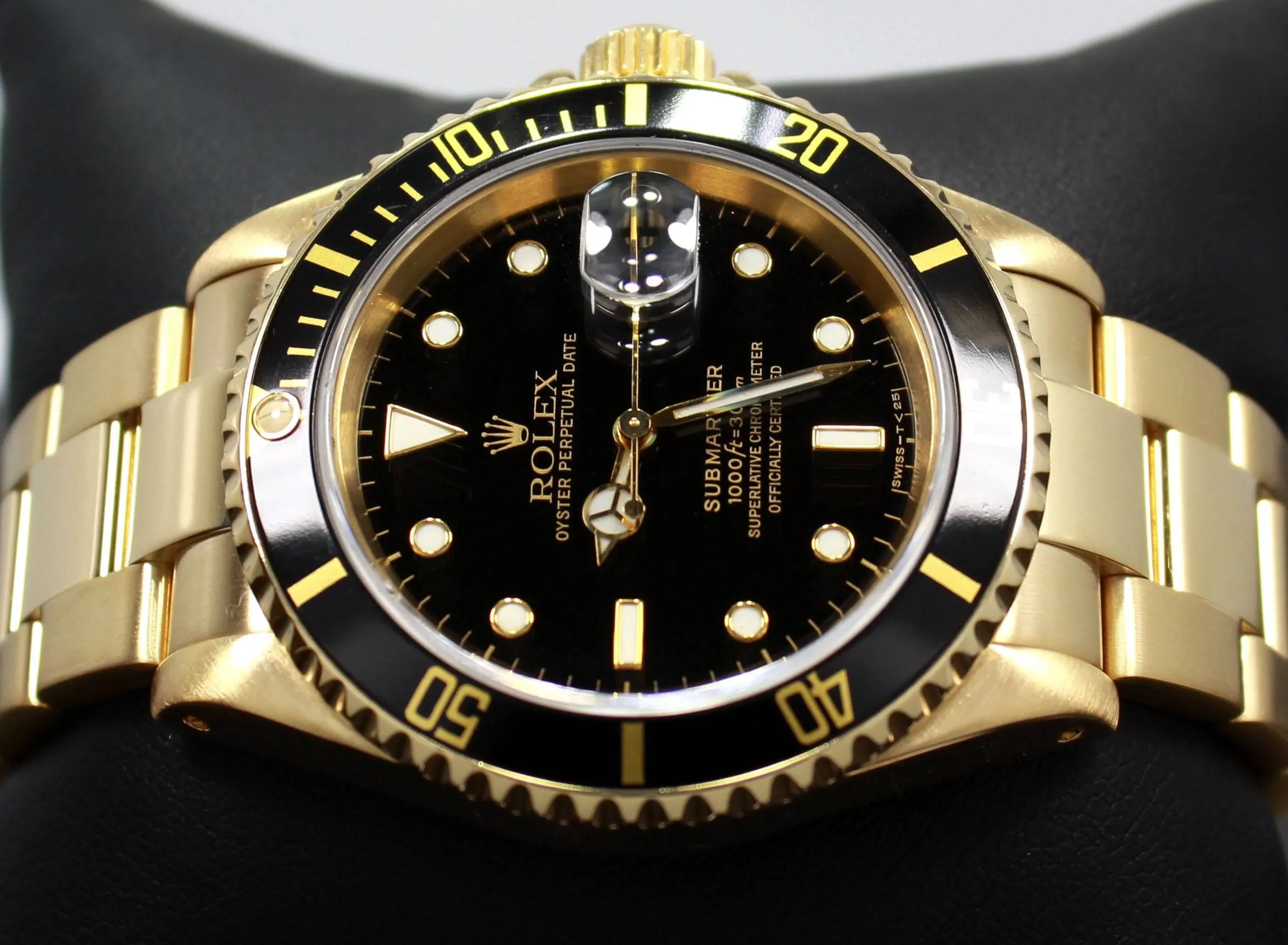 ROLEX Submariner 16618 18k Yellow Gold Oyster Black Dial & Bezel Watch