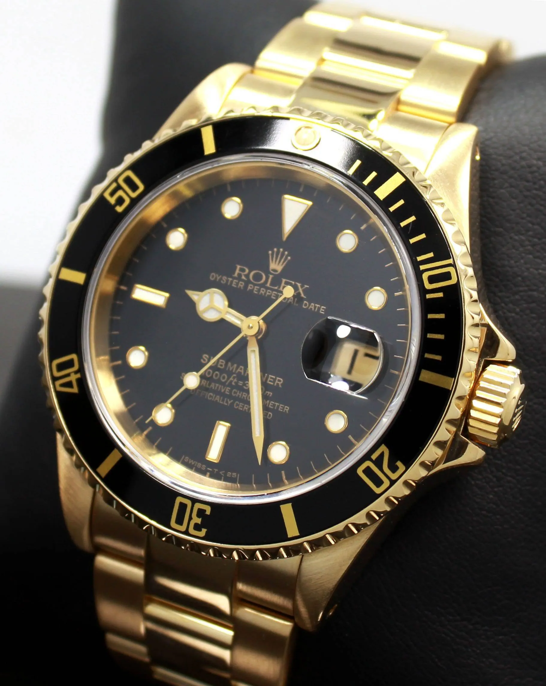 ROLEX Submariner 16618 18k Yellow Gold Oyster Black Dial & Bezel Watch