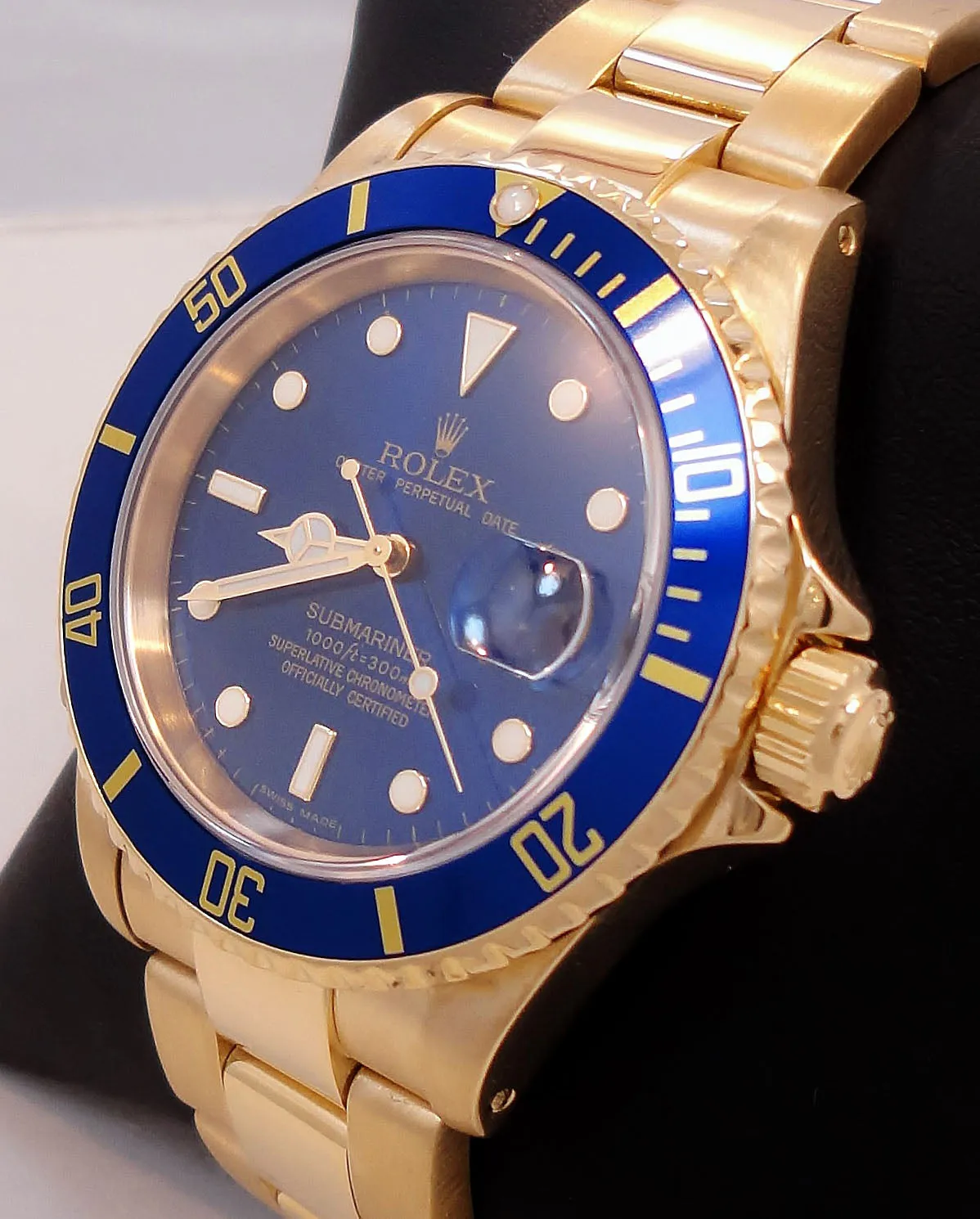 ROLEX Submariner 16618 18k Yellow Gold Oyster Blue Dial & Bezel