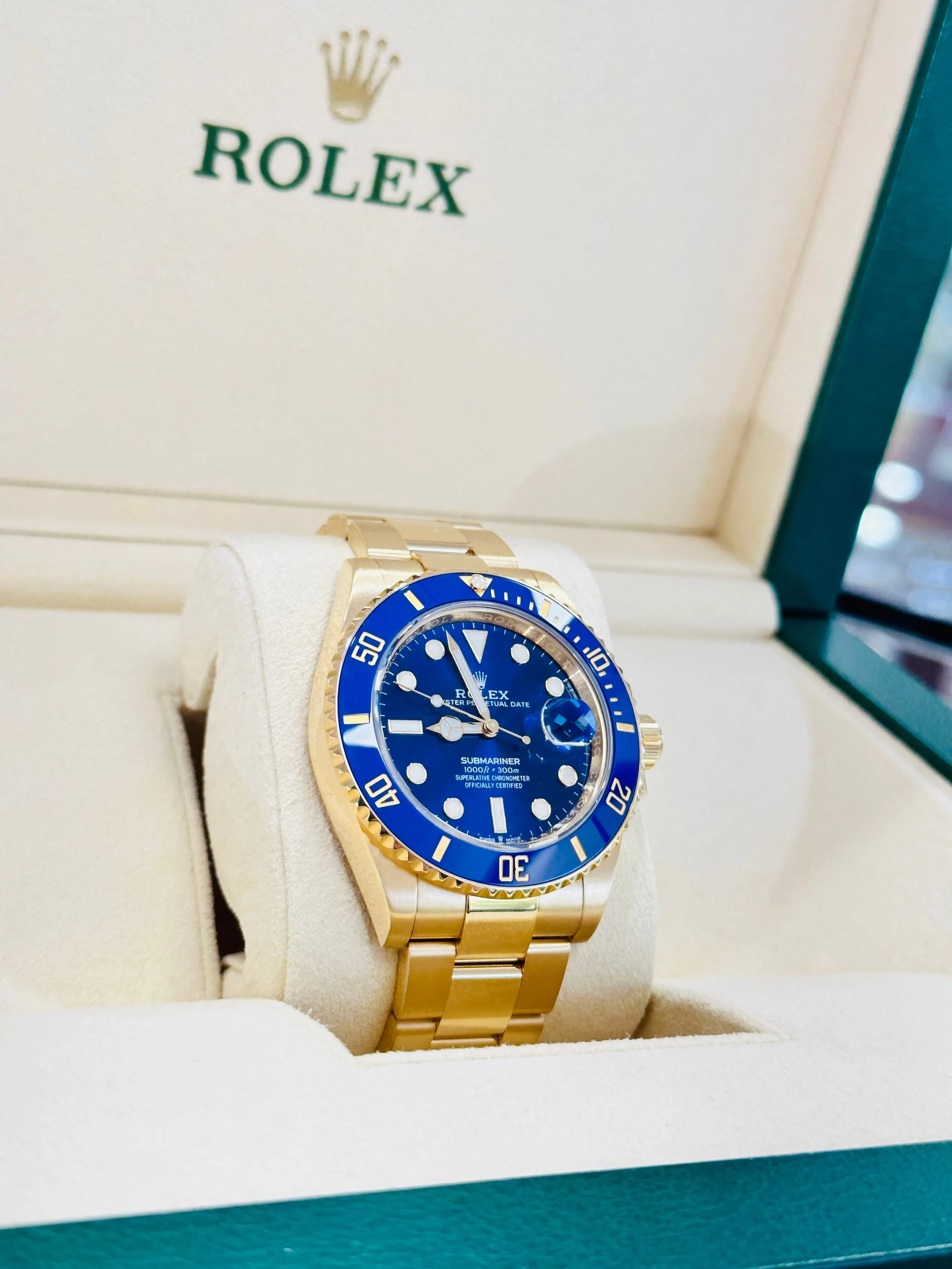 Rolex Submariner 41 Date 126618LB Box and Papers