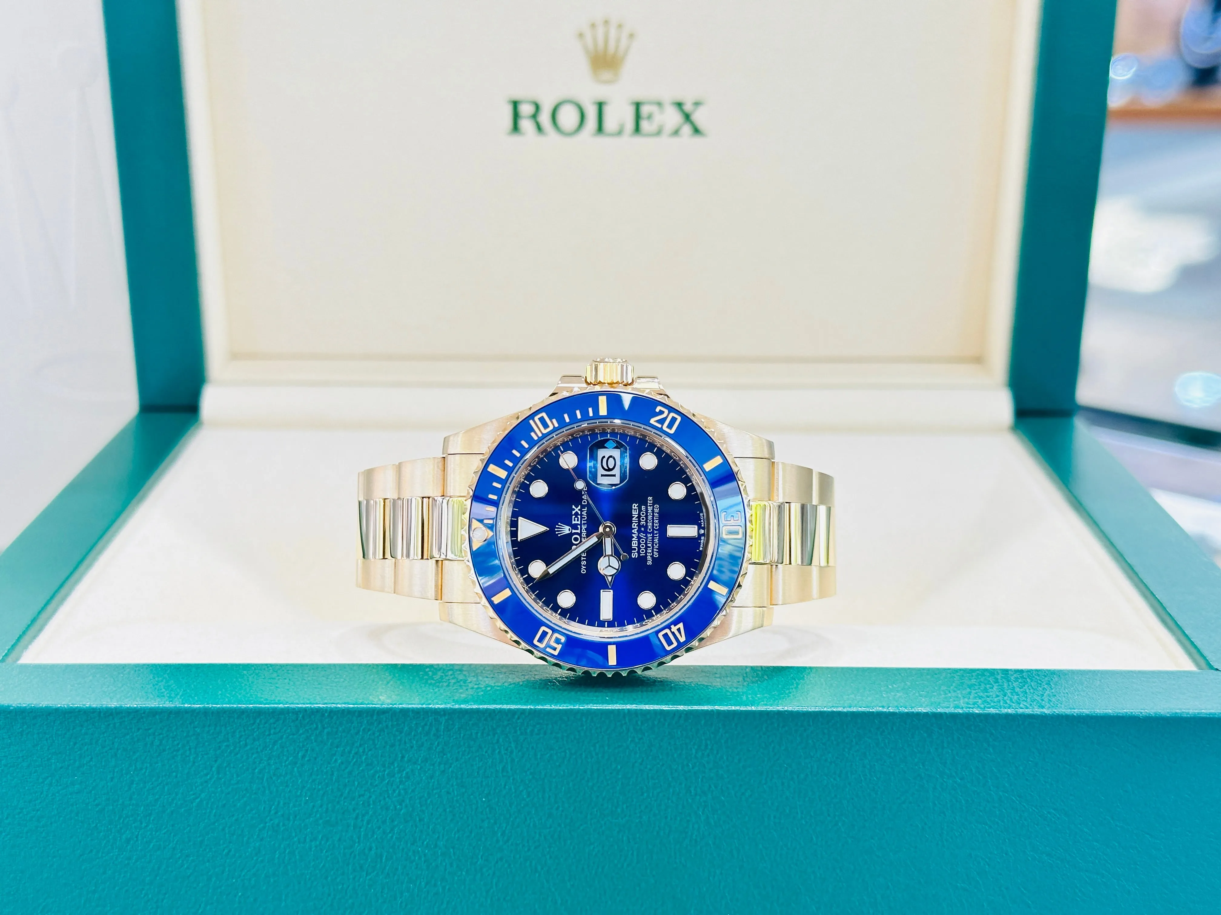 Rolex Submariner 41 Date 126618LB Box and Papers