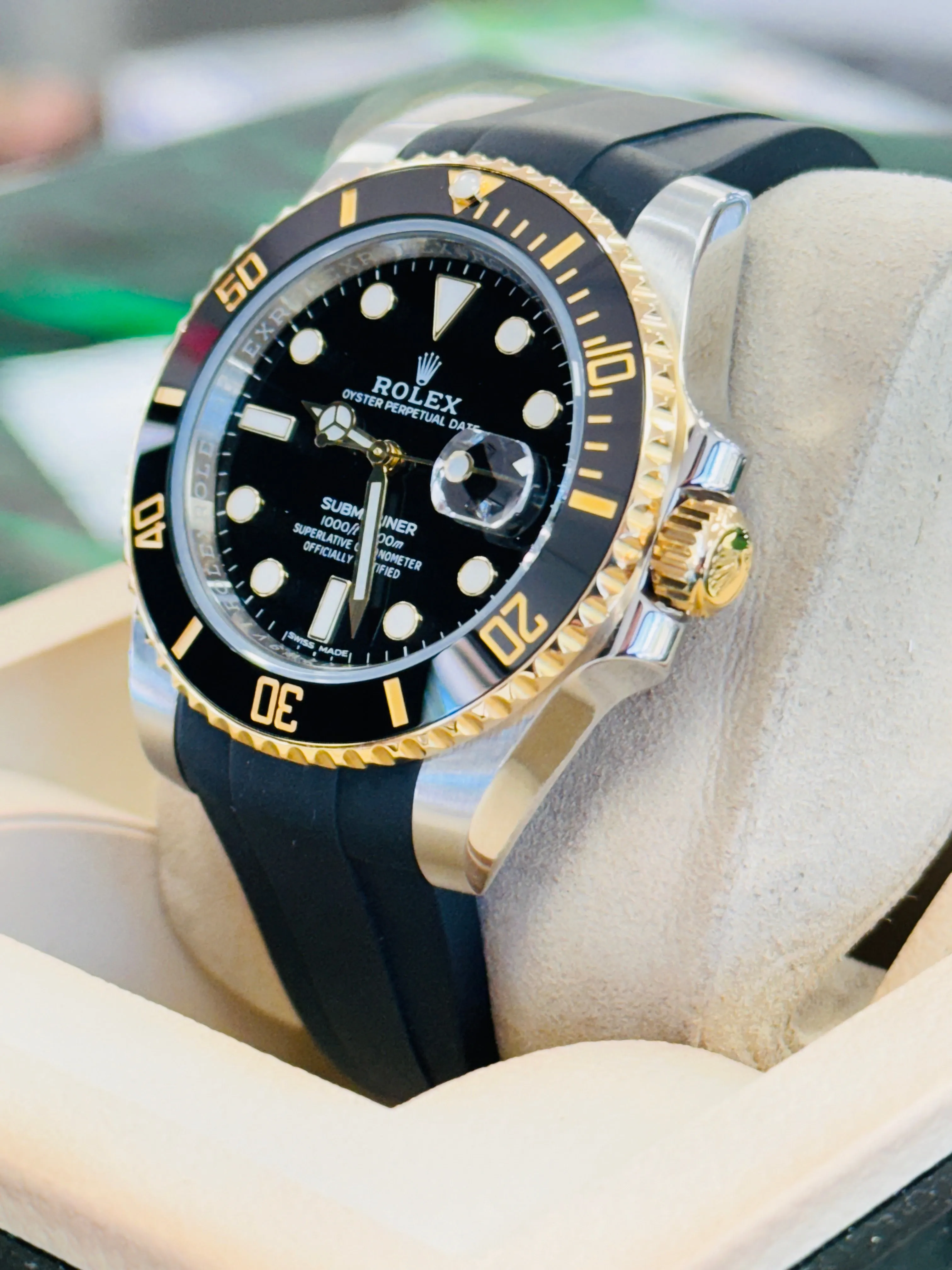 Rolex Submariner Date 116613LN 40 Black Dial Rubber B   Original OYSTER STEEL/GOLD BAND Watch Box/Paper
