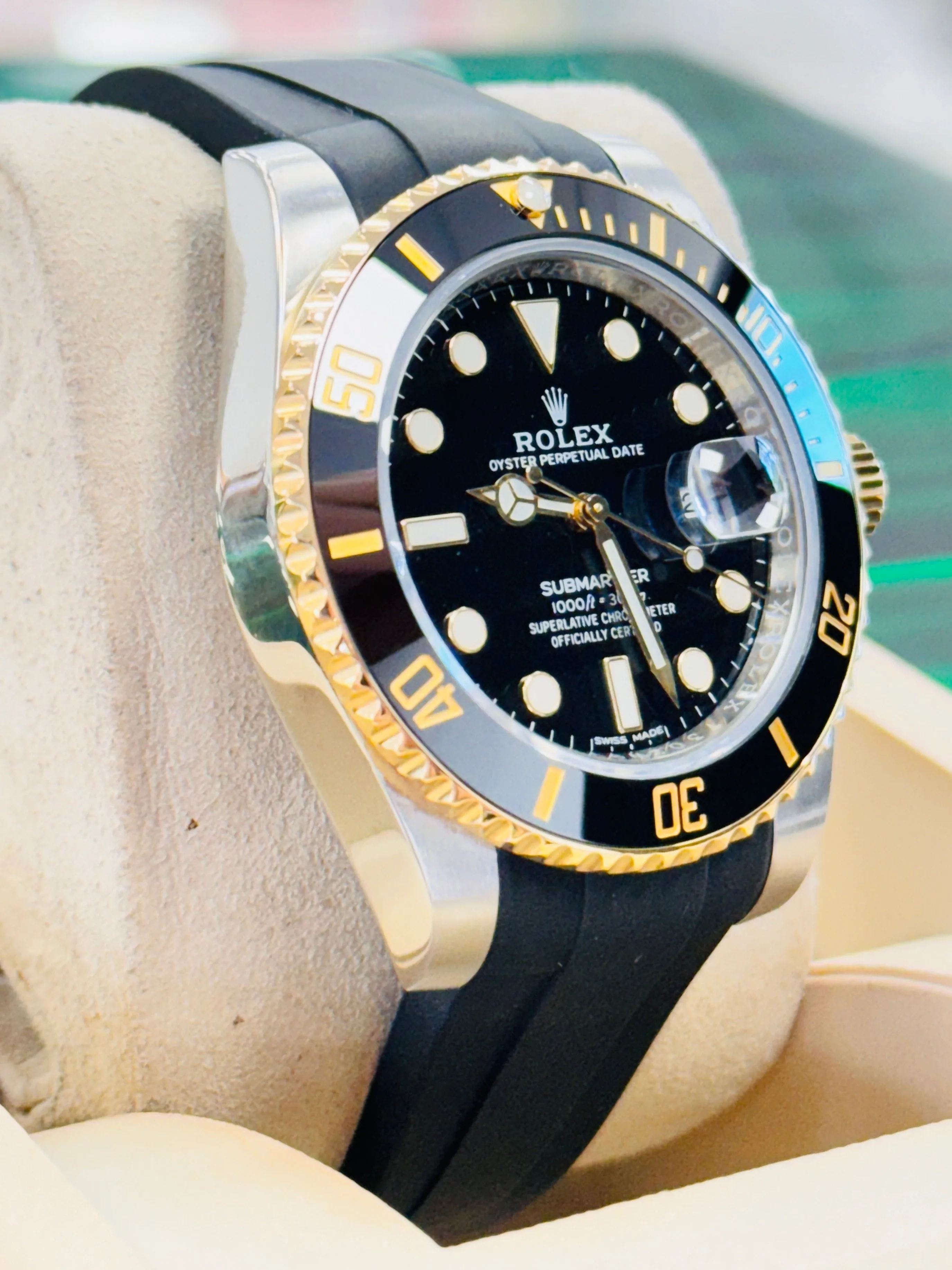 Rolex Submariner Date 116613LN 40 Black Dial Rubber B   Original OYSTER STEEL/GOLD BAND Watch Box/Paper