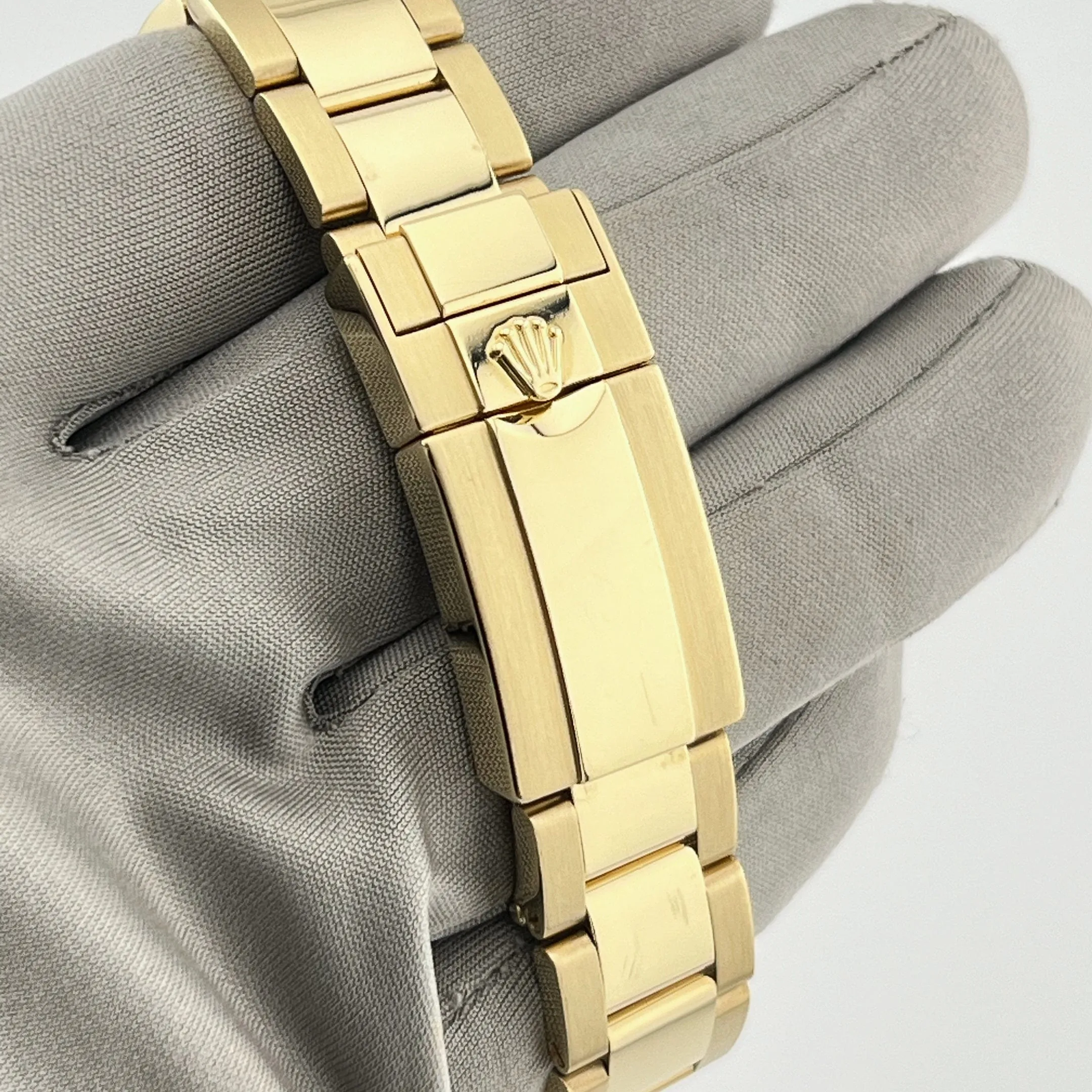 Rolex Yacht-Master II 116688 Yellow Gold White Dial (2017)