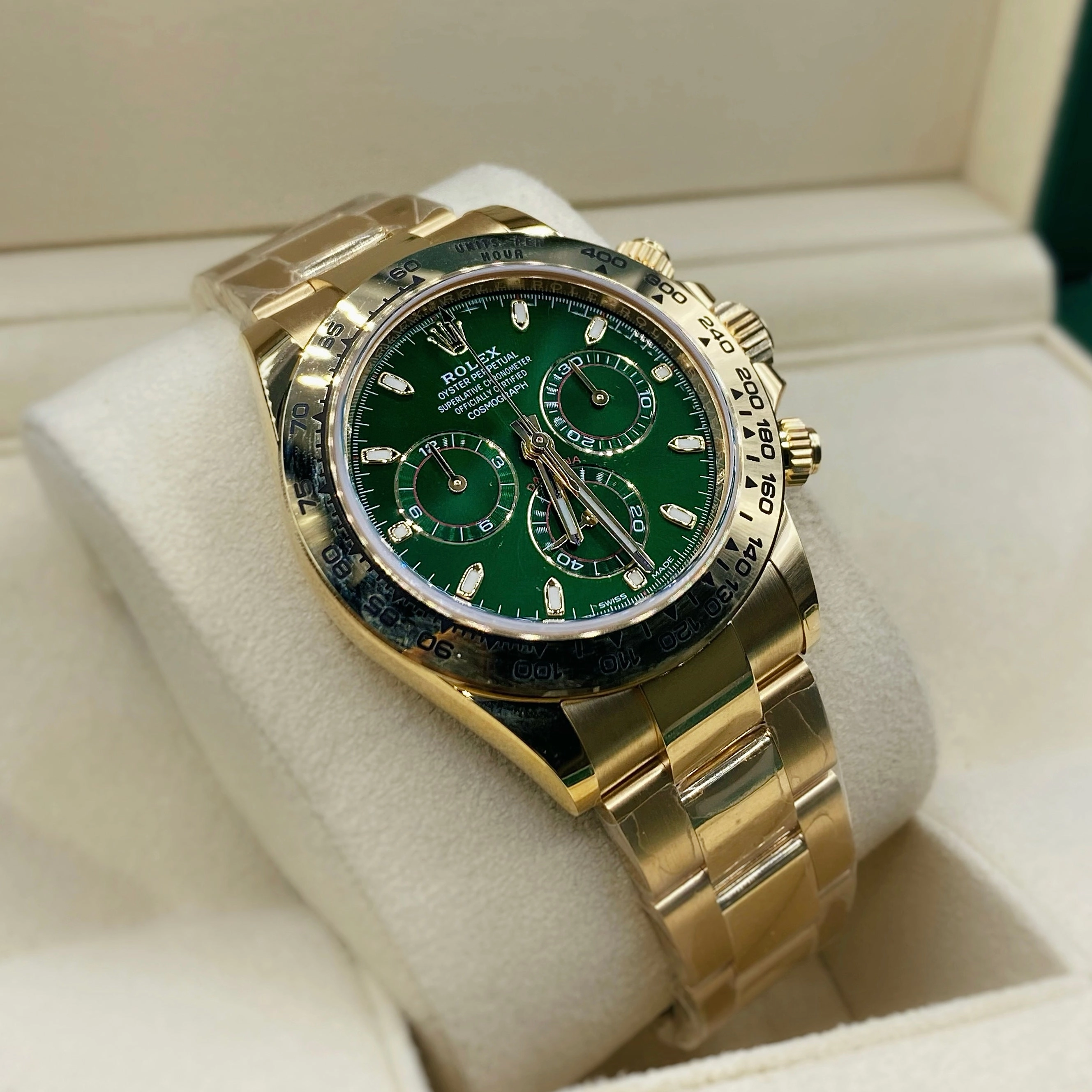 Rolex Cosmograph Daytona 40mm - Ref: 116508-0013 - Green Index Dial with Red Accents, 18K Yellow Gold Oyster Bracelet Men's Watch
