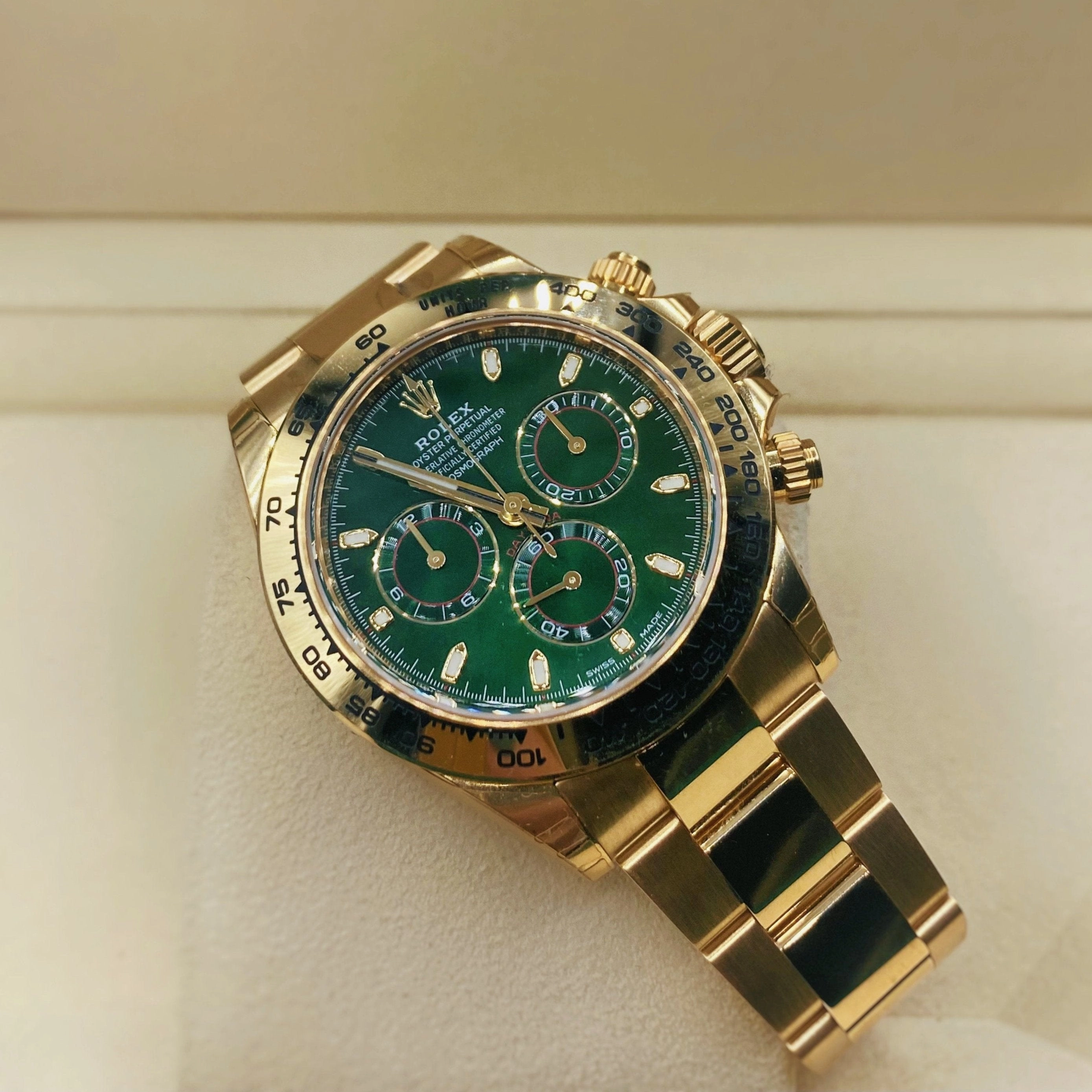 Rolex Cosmograph Daytona 40mm - Ref: 116508-0013 - Green Index Dial with Red Accents, 18K Yellow Gold Oyster Bracelet Men's Watch