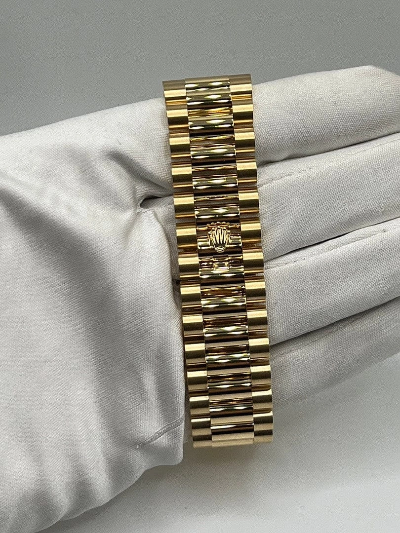 Rolex Day-Date 40 228238 Yellow Gold White Dial