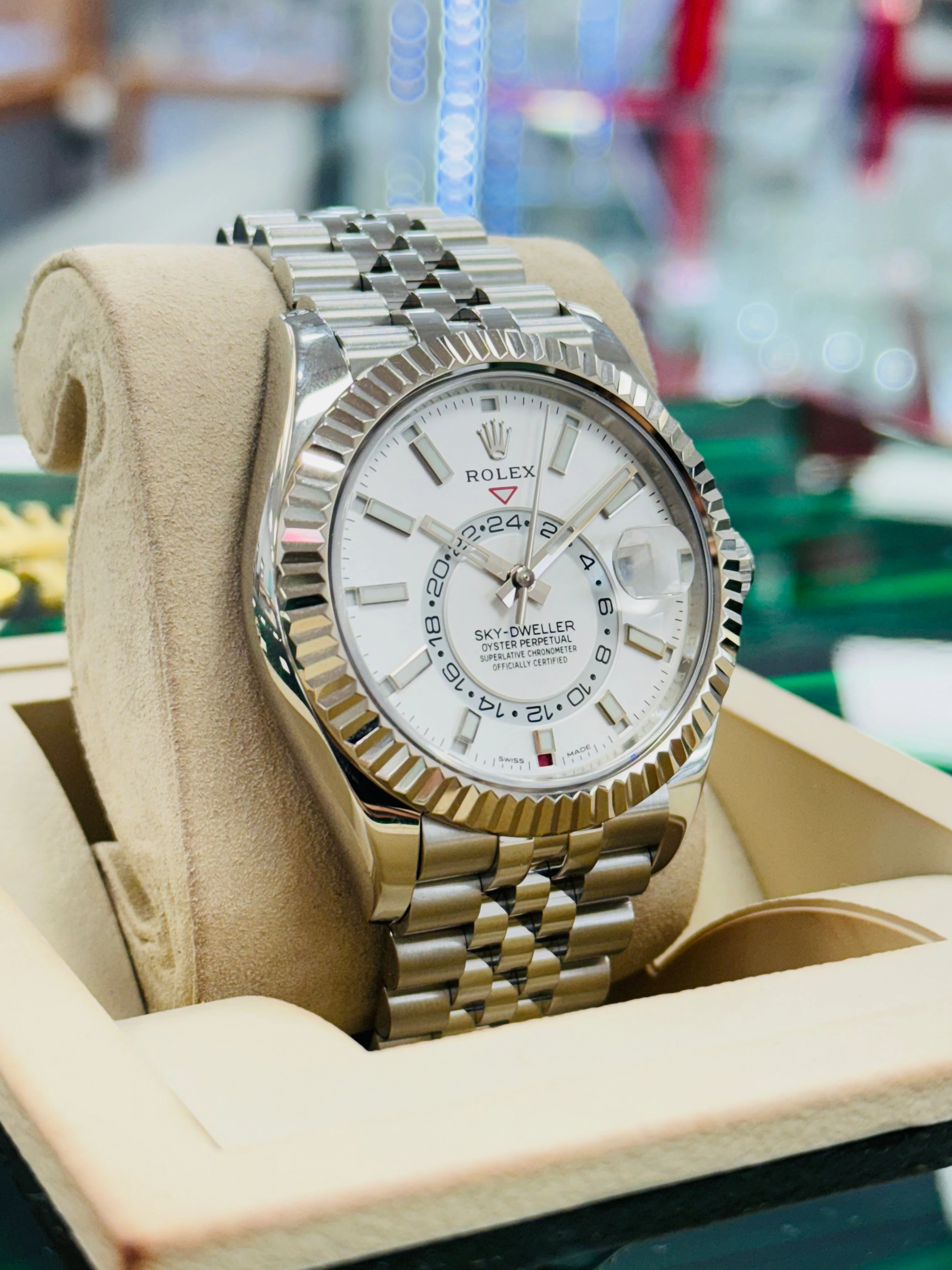 Rolex Sky-Dweller 326934 Jubilee Bracelet White Dial 18K White Gold Bezel Watch