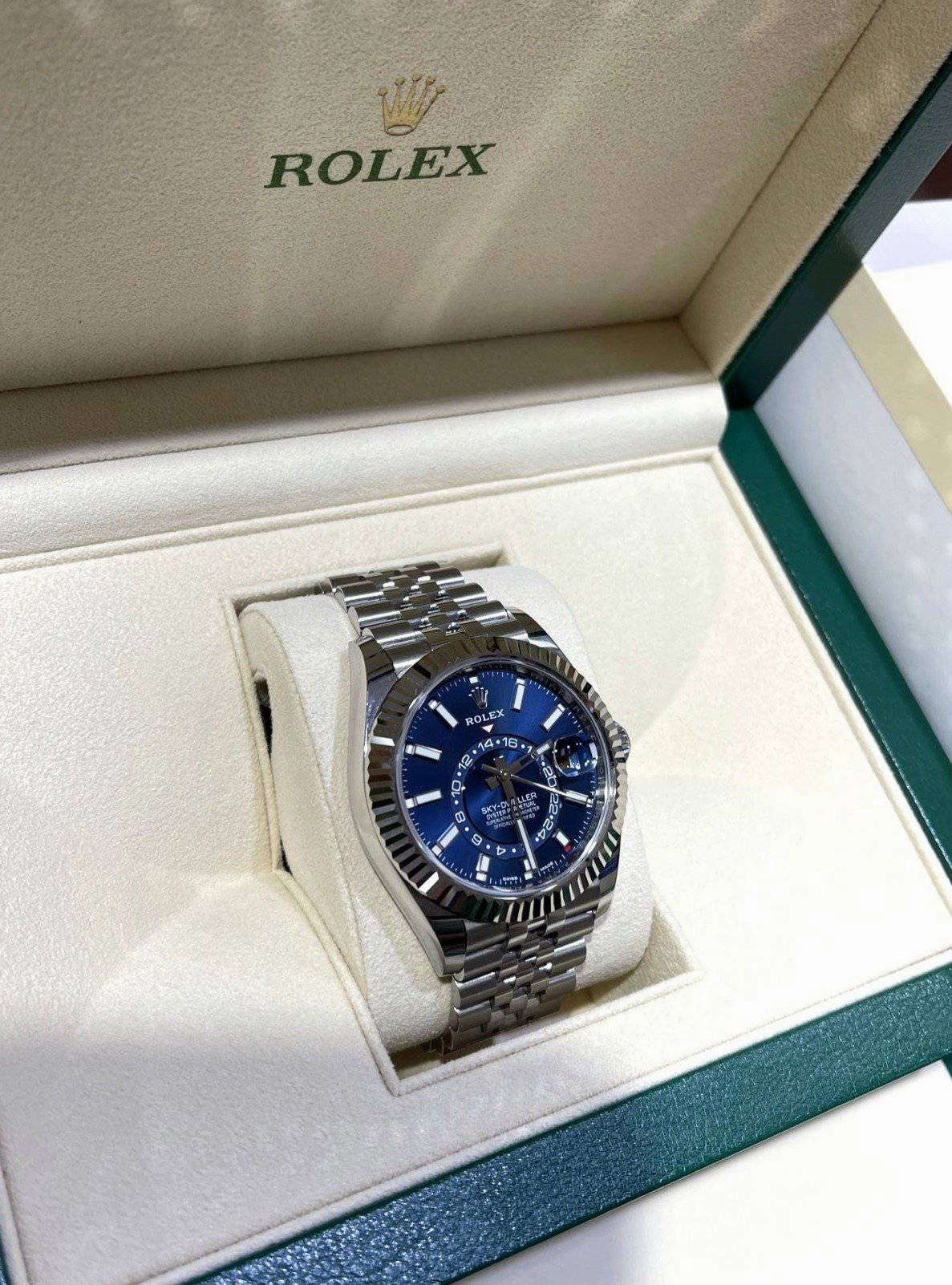 Rolex Sky-dweller 326934 Steel Blue Dial Jubilee Perpetual Box/Papers UNWORN
