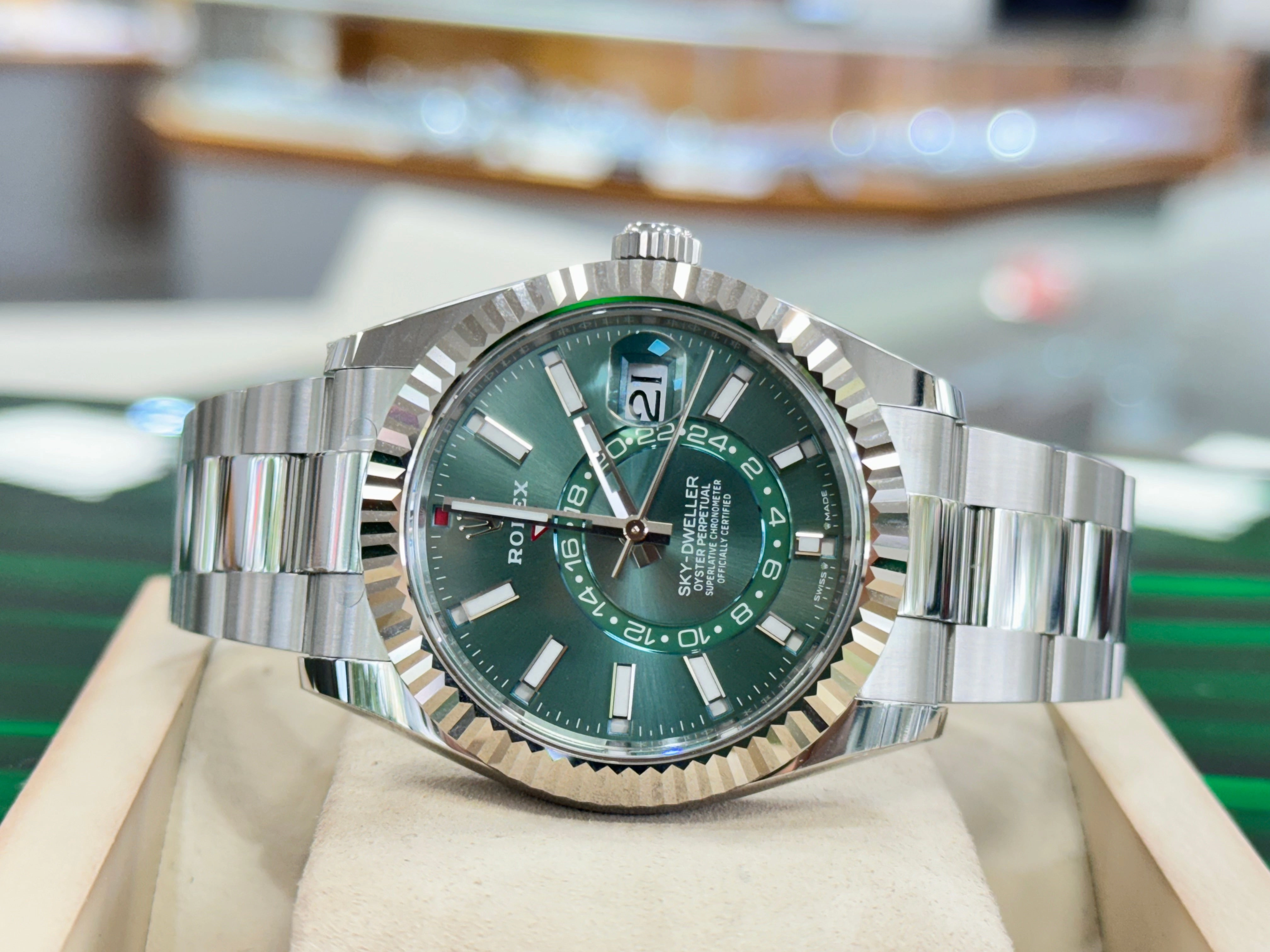 Rolex Sky-Dweller 336934 Mint Green Dial oyster Band Watch Box/Papers UNWORN