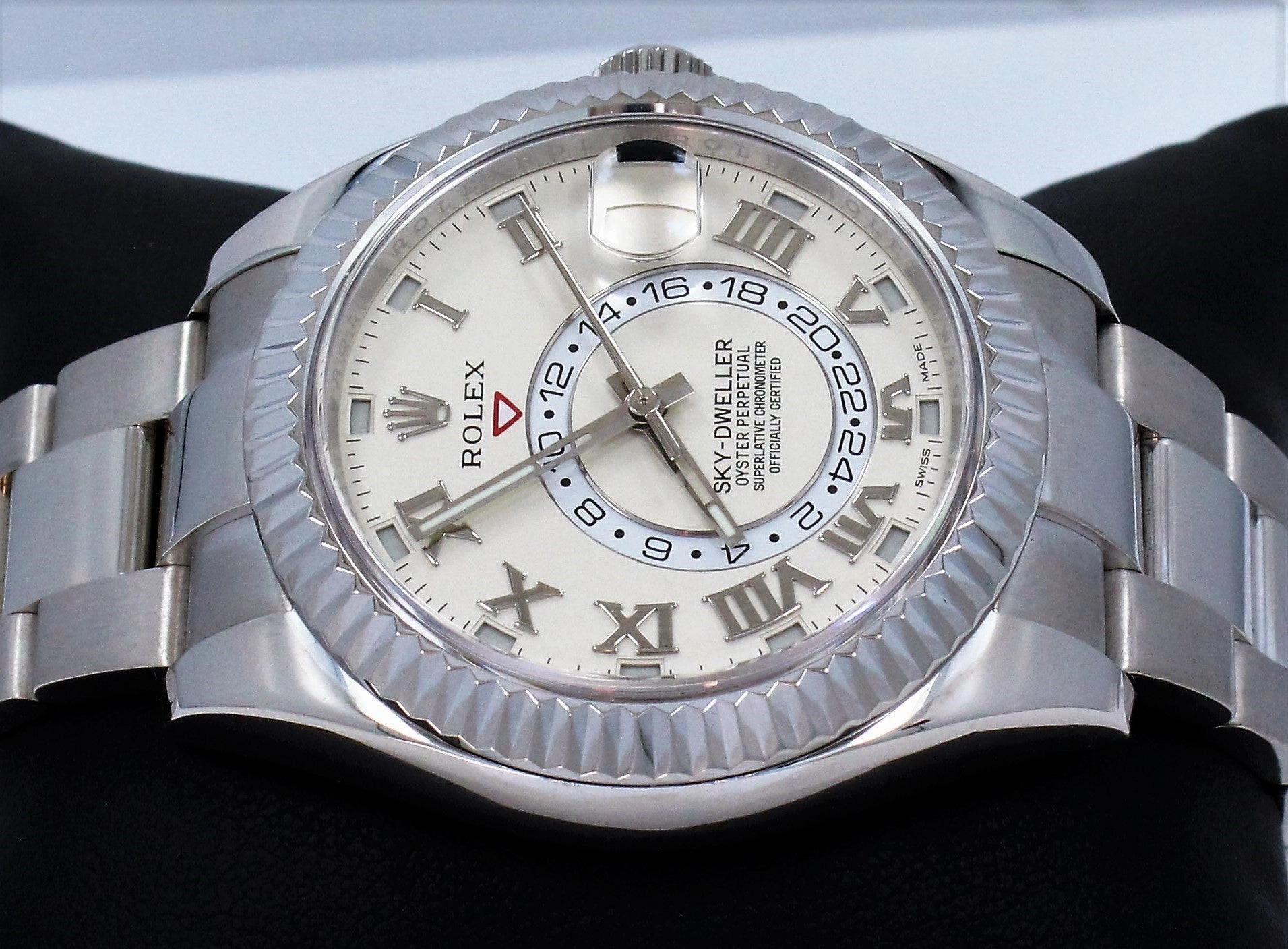 Rolex Sky-Dweller White Gold Oyster Bracelet White Dial 326939 PreOwned