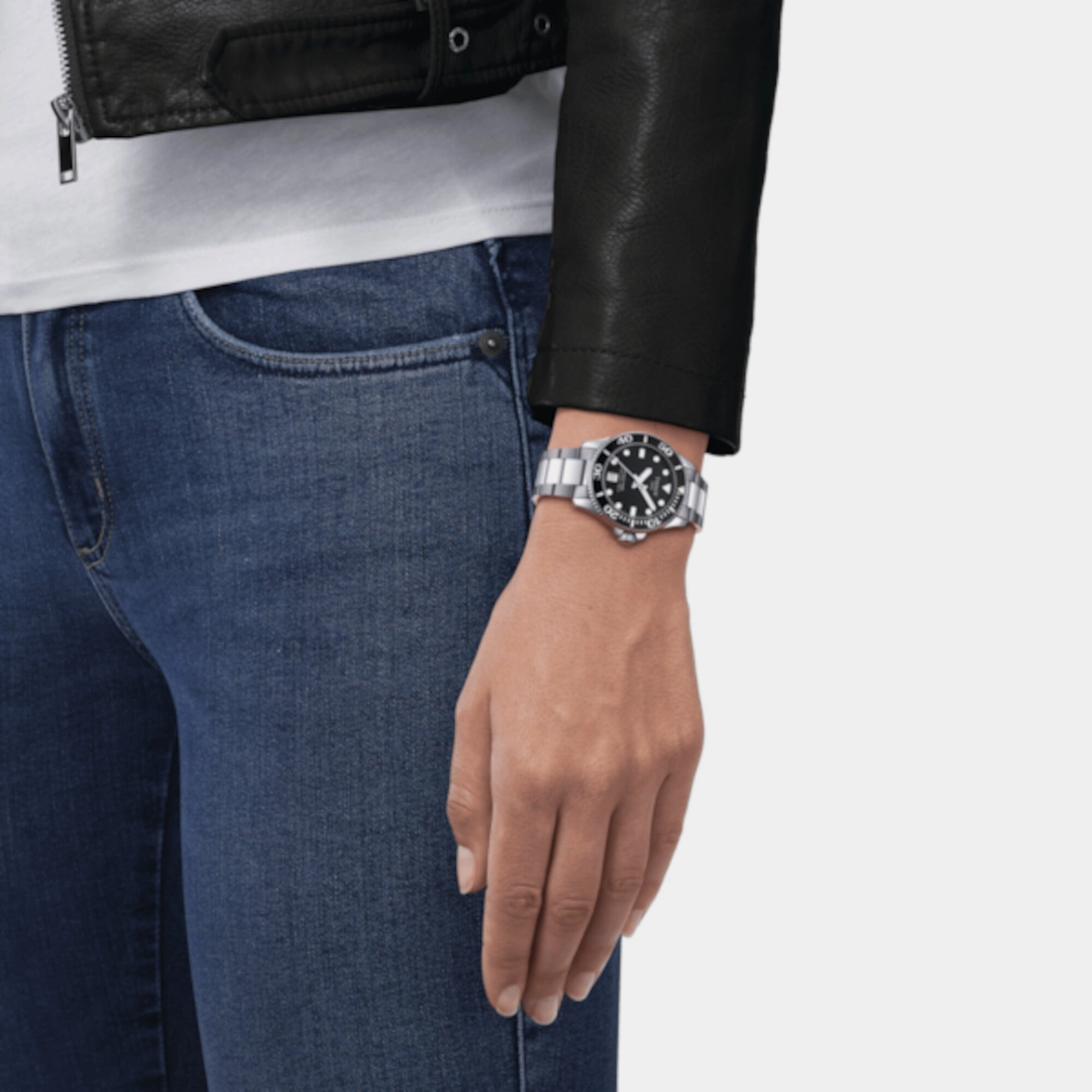 Seastar 1000 Women Analog  Stainless steel Watch T1202101105100