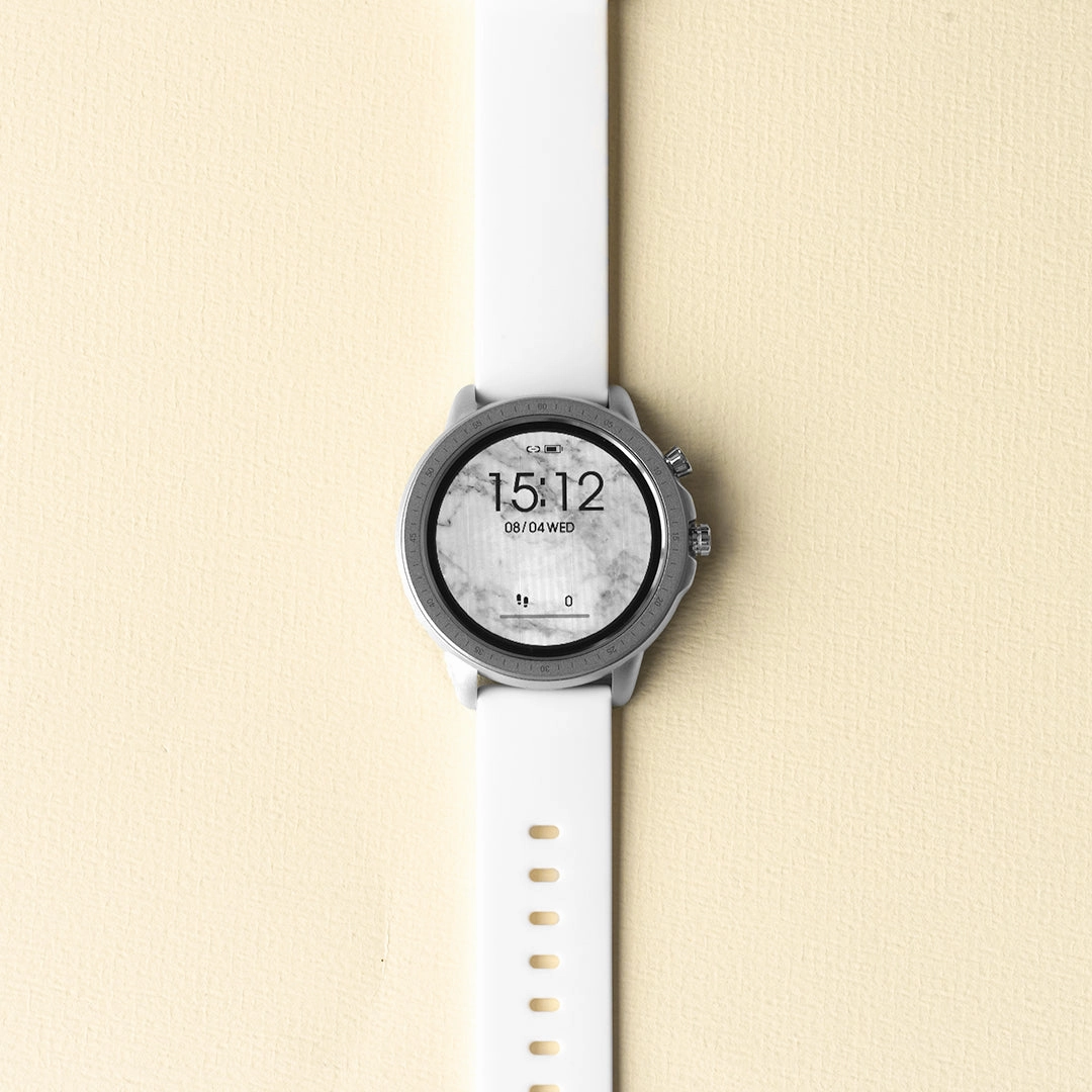 Silver coloured OOZOO smartwatch with white rubber strap - Q00310