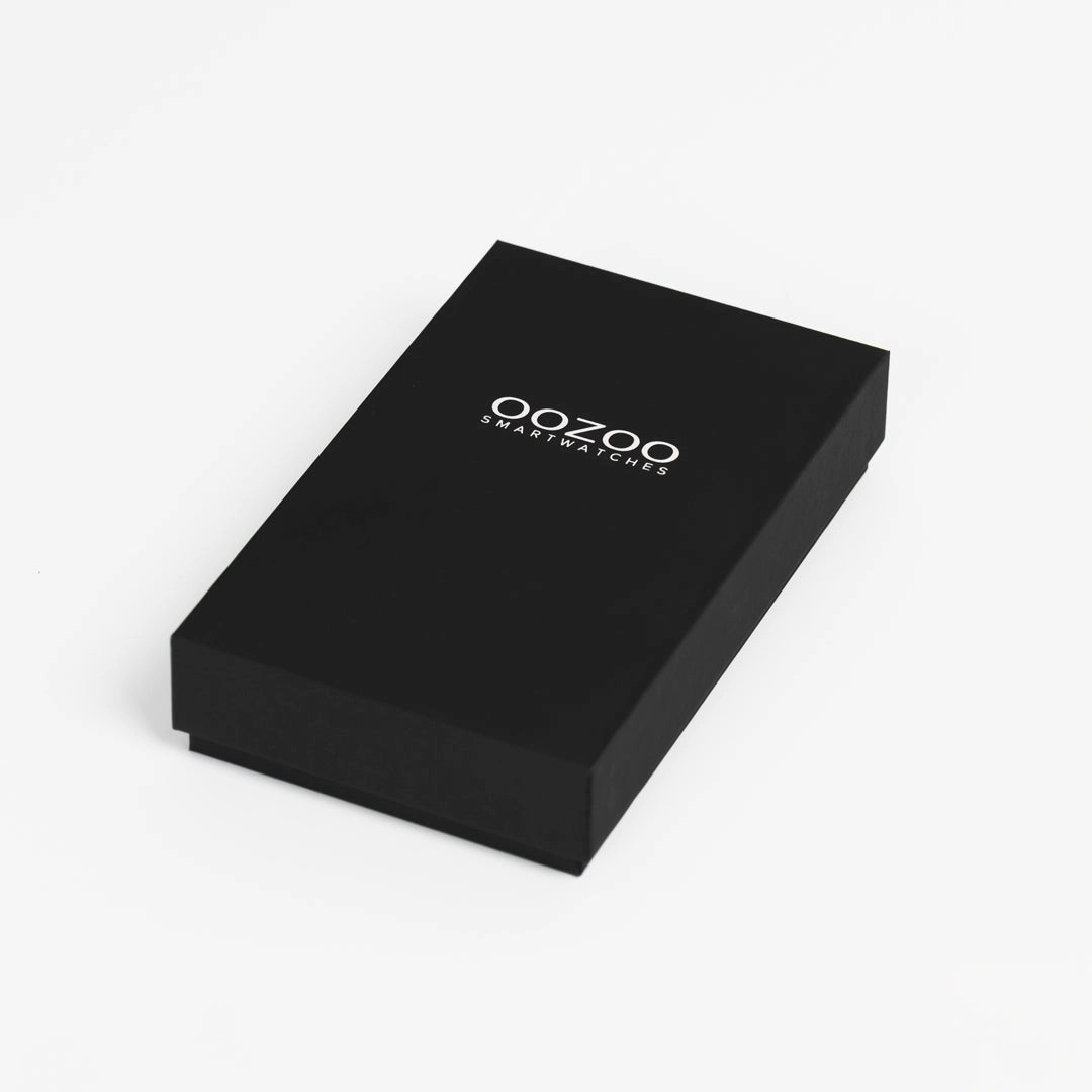 Silver coloured OOZOO smartwatch with white rubber strap - Q00310