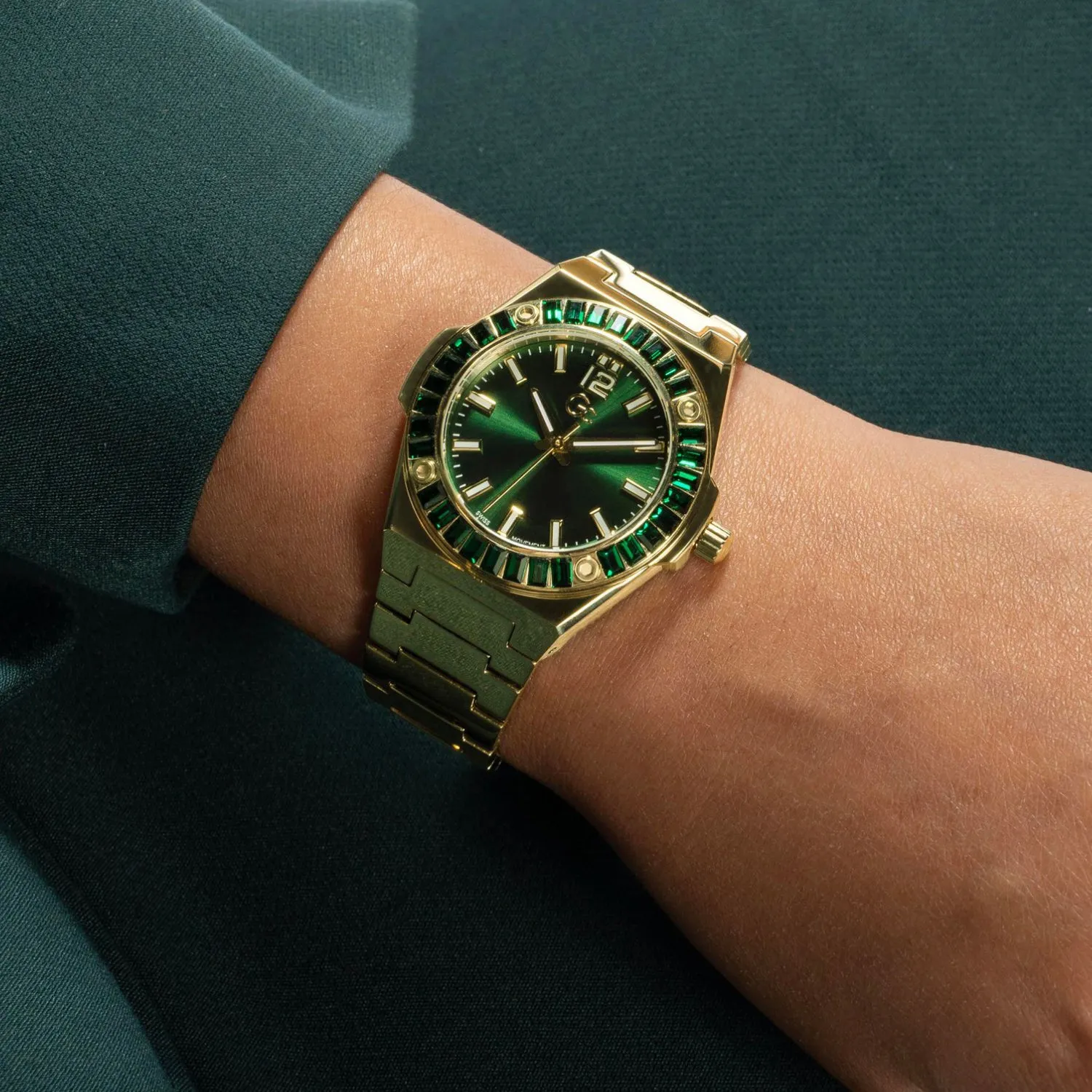 Specials Women Quartz Green Dial Analog Stainless Steel Watch Z34002L9MF