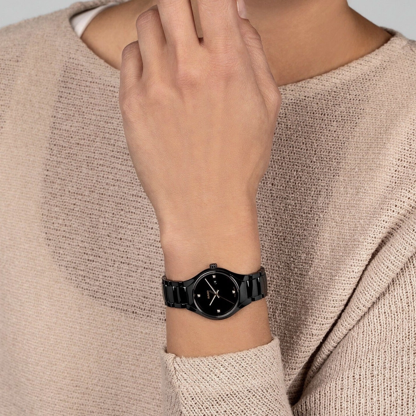 True Diamonds Women Analog Ceramic Watch R27059712